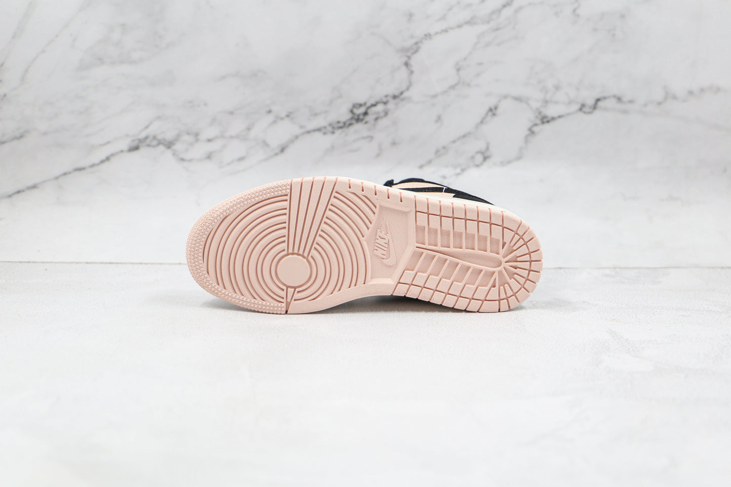 Jordan 1 Low Preto Guava Ice