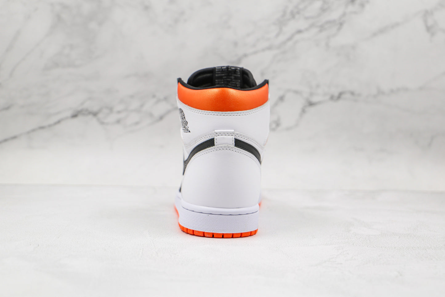 Jordan 1 Retro High Laranja Elétrico