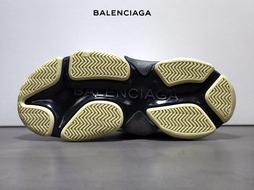 Balenciaga Triple S Prata e Preto 2019
