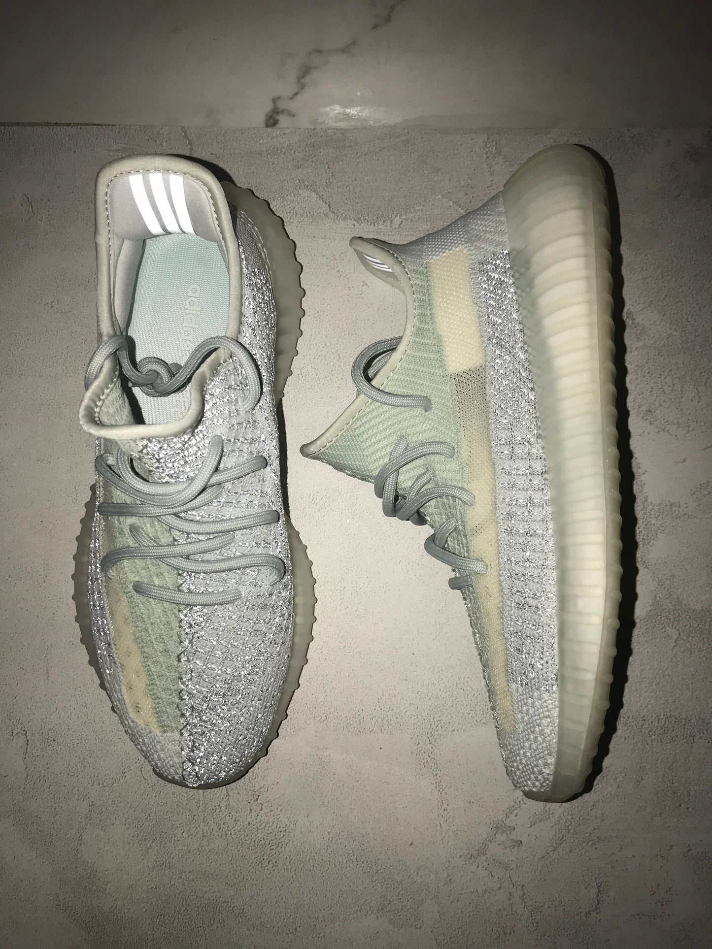 Adidas Yeezy Boost 350 V2 Cloud White (Refletivo)