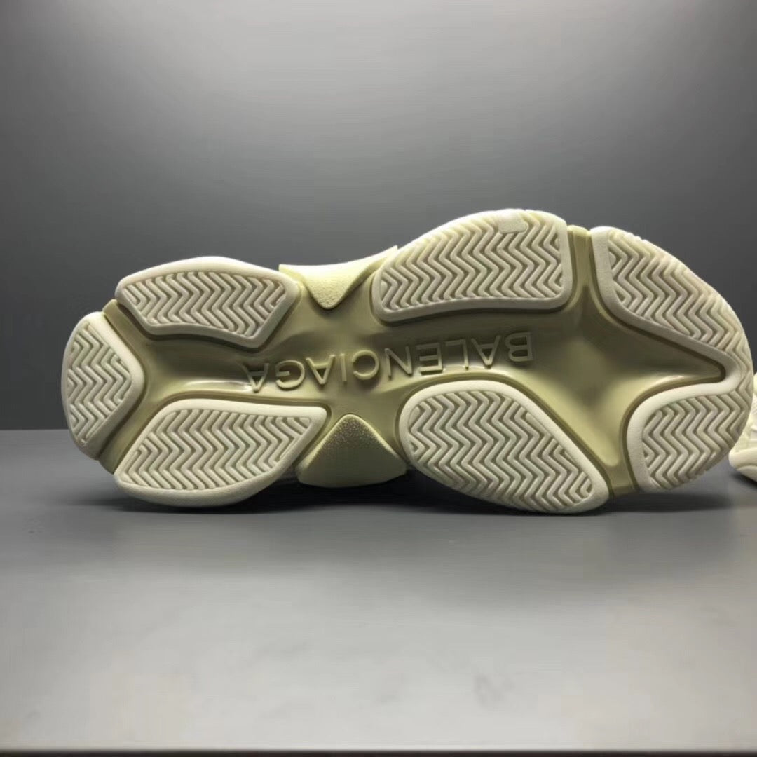 Balenciaga Triple S Branco