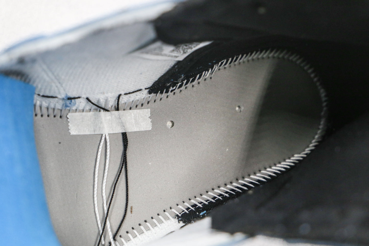 Jordan 1 Retro High Branco Azul Universitário Preto