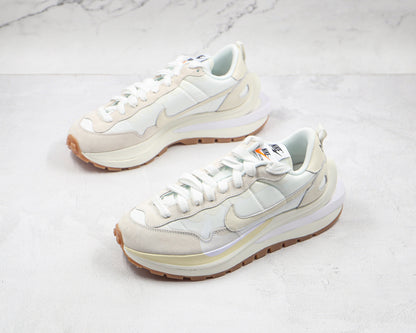Nike Vaporwaffle Sacai Sail Gum 