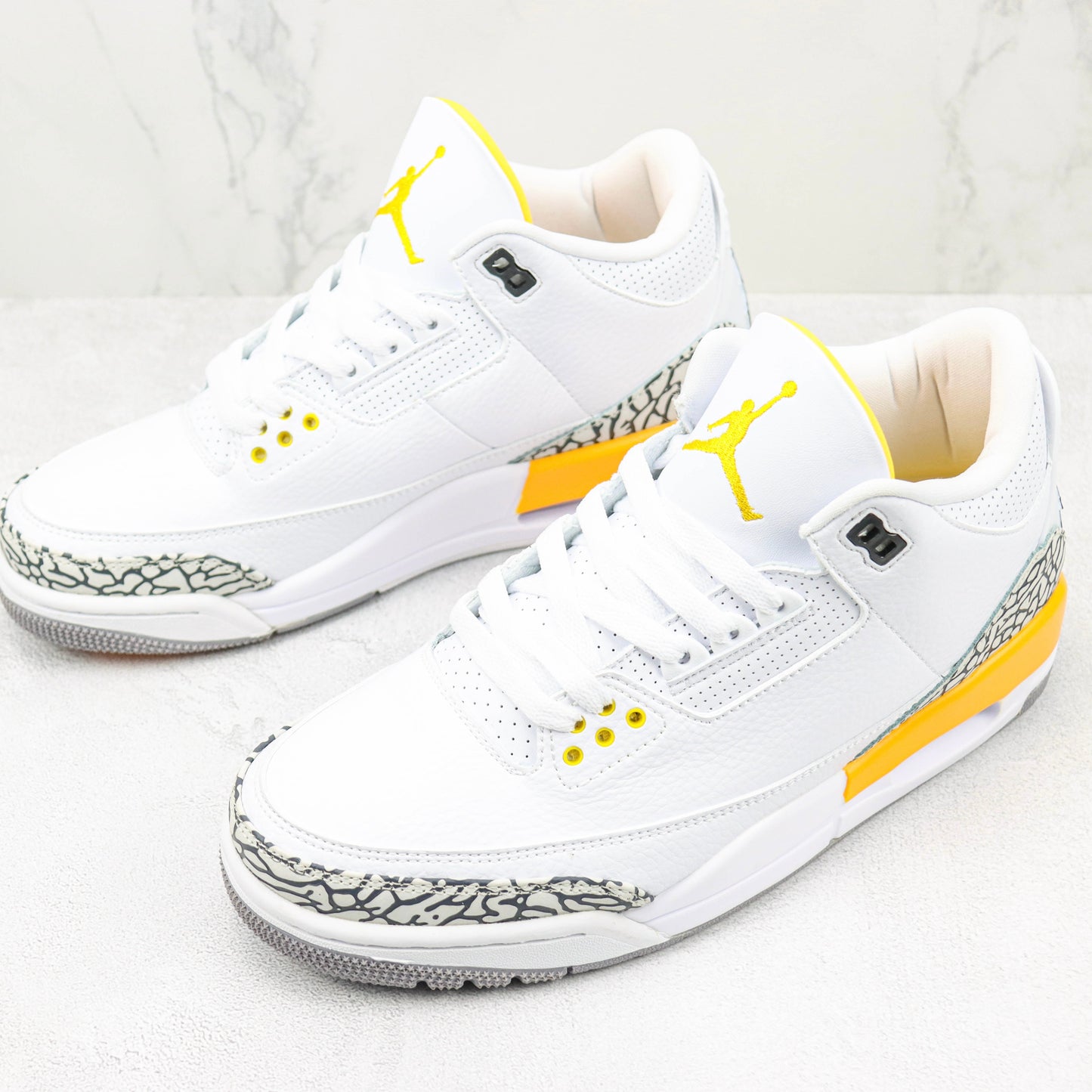 Jordan 3 Retro Laranja Laser 