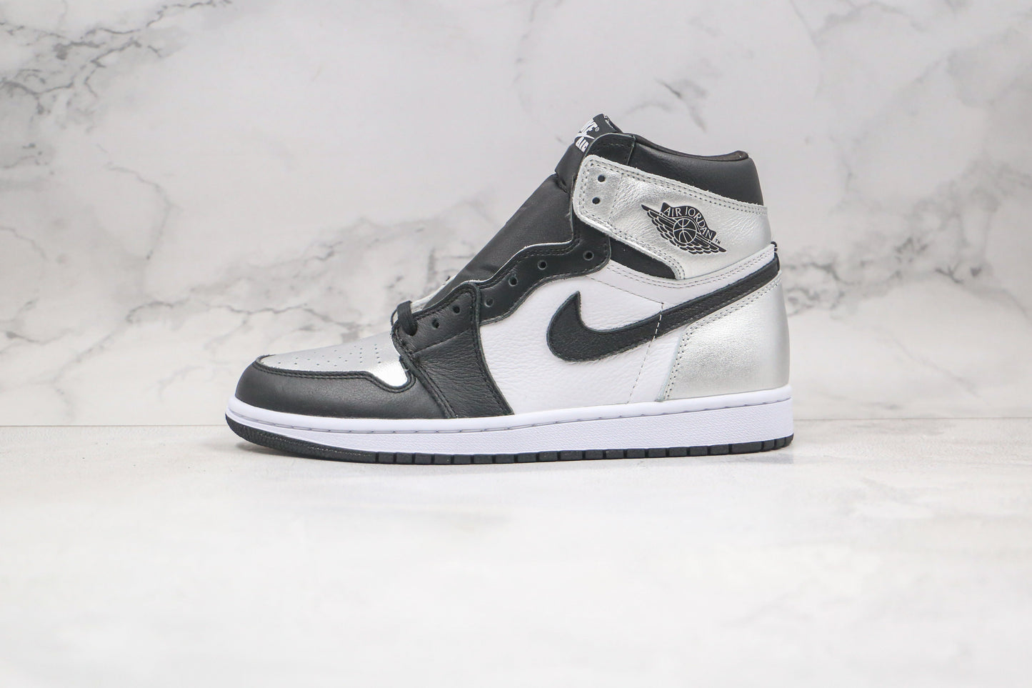 Jordan 1 Retro High Silver Toe 