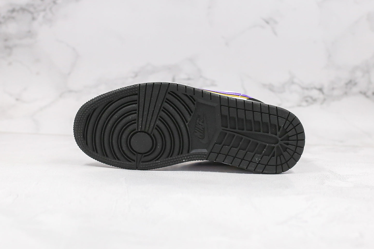 Jordan 1 Low Lakers Top 3 