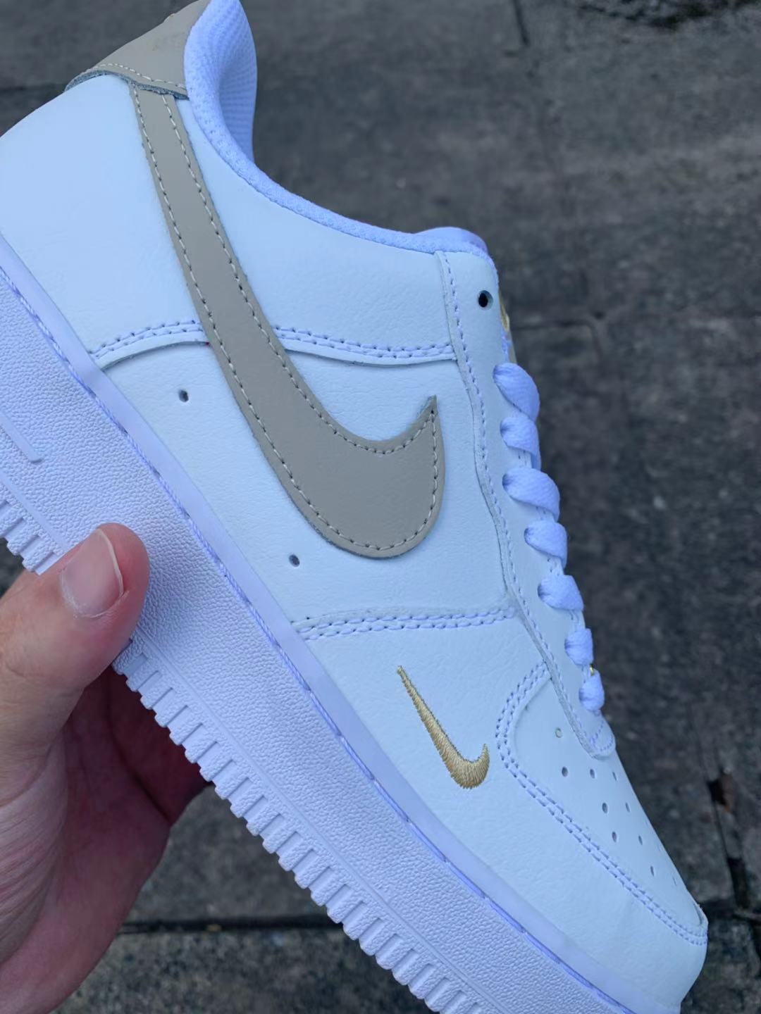 Nike Air Force 1 Low Essential Branco Bege