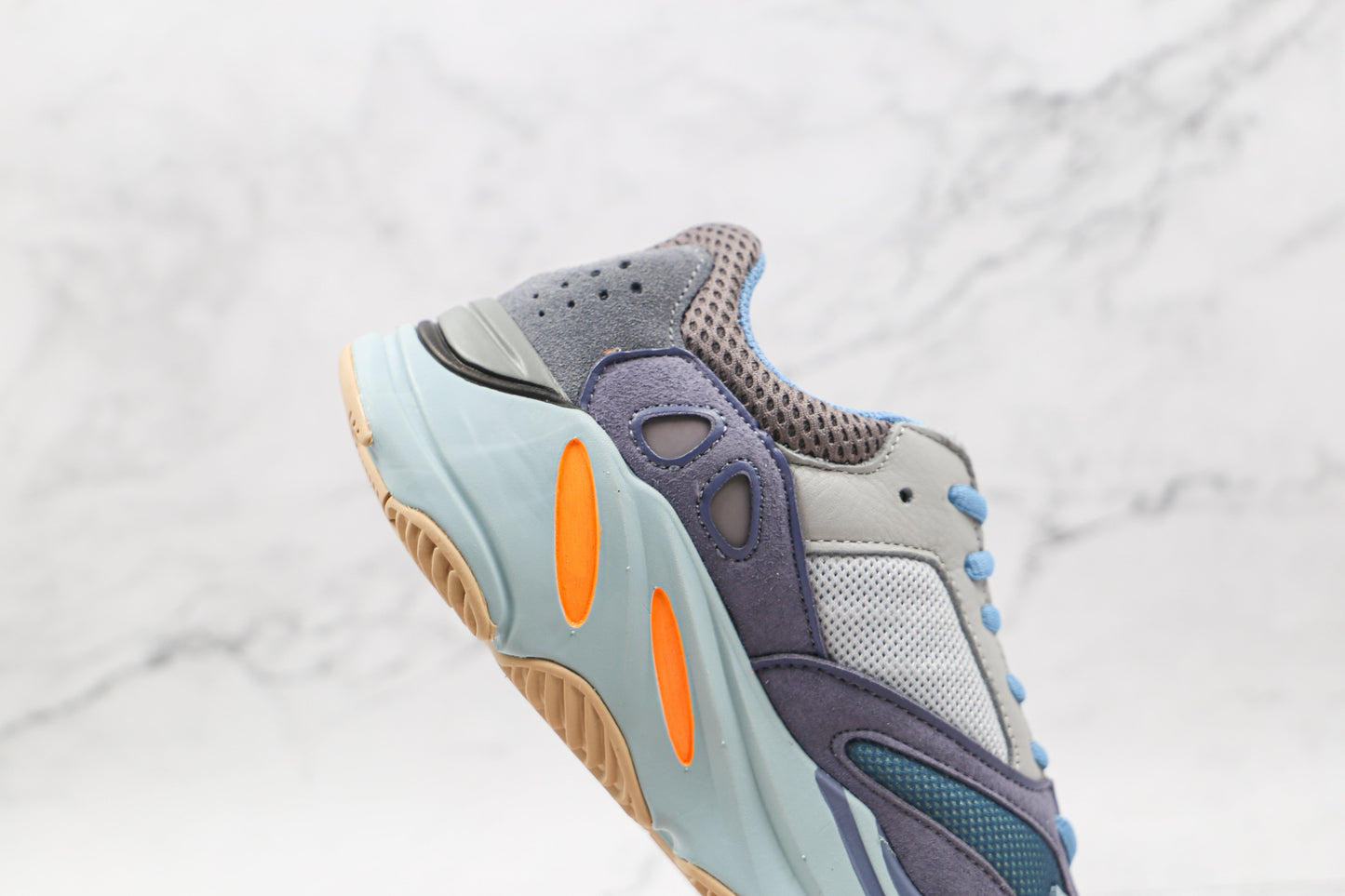 Adidas Yeezy Boost 700 Azul Carbono 