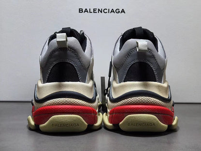 Balenciaga Triple S Prata e Preto 2019