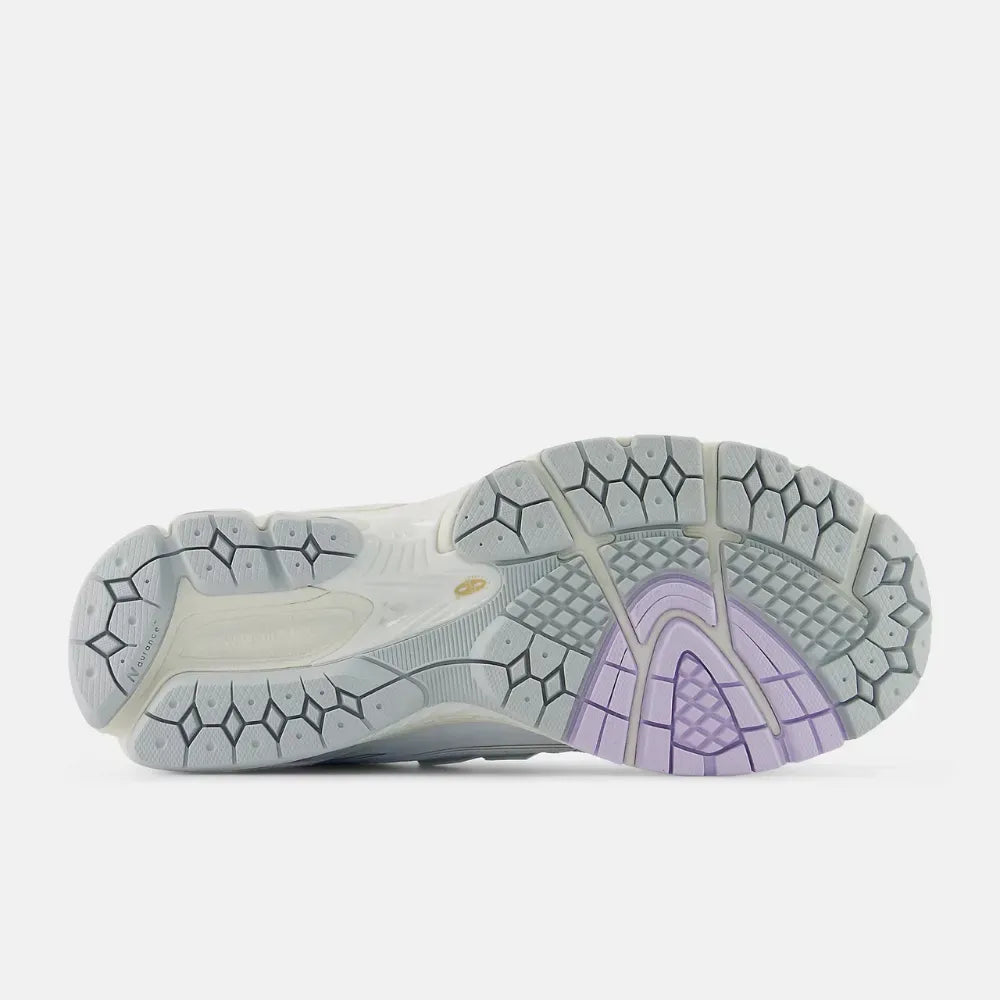 New Balance 1906R Branco Bright Sky Sea Salt x Tyrese Maxey