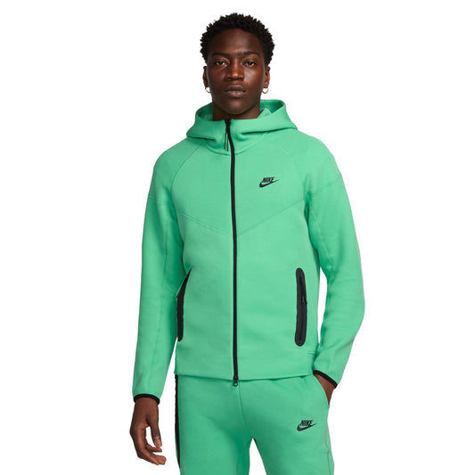 Conjunto Nike Sportswear Tech Fleece Verde Claro