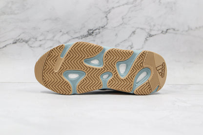 Adidas Yeezy Boost 700 Azul Carbono 