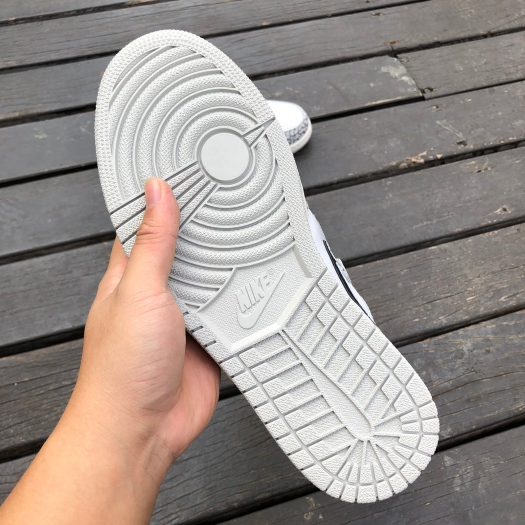 Jordan 1 Retro High OG Cimento Branco 