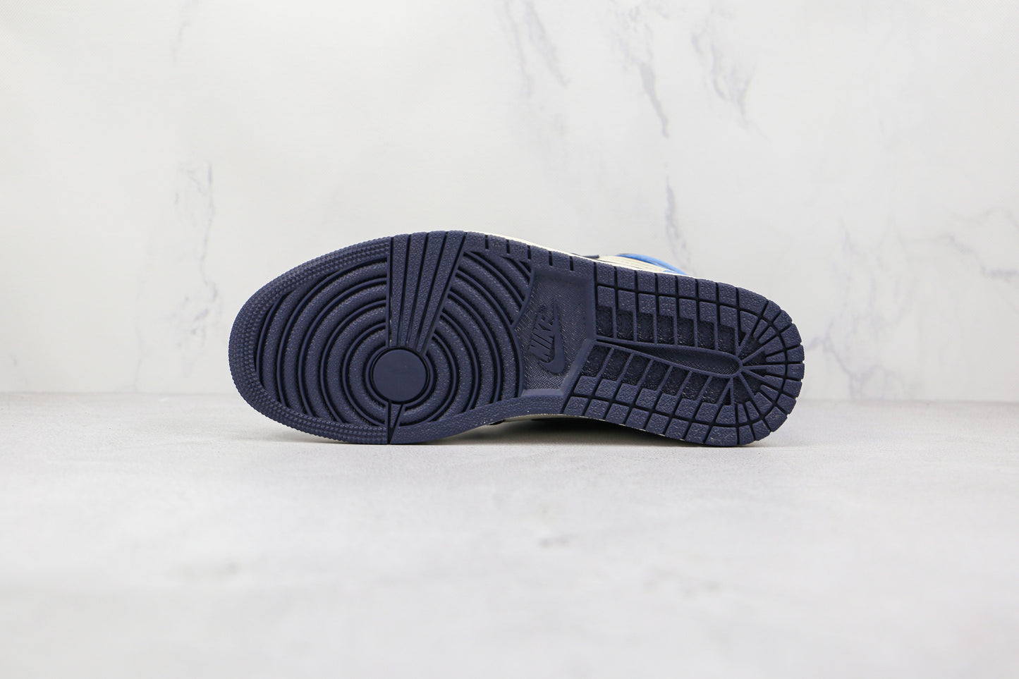 Jordan 1 Retro High Obsidian UNC 