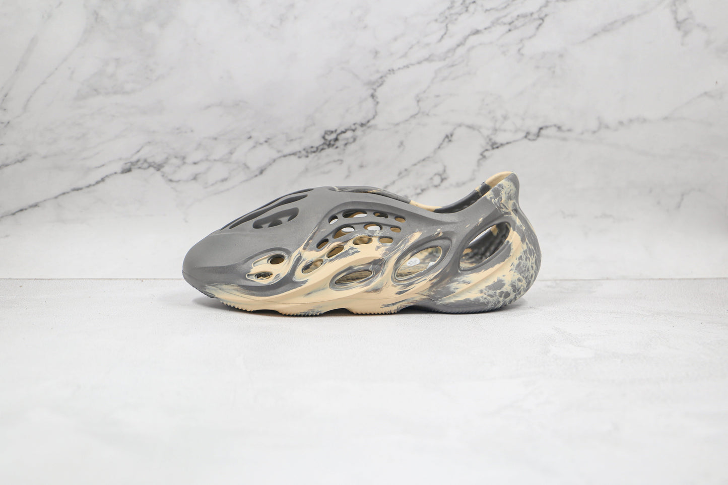 Adidas Yeezy Foam Moon Gray 