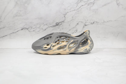 Adidas Yeezy Foam Moon Gray 