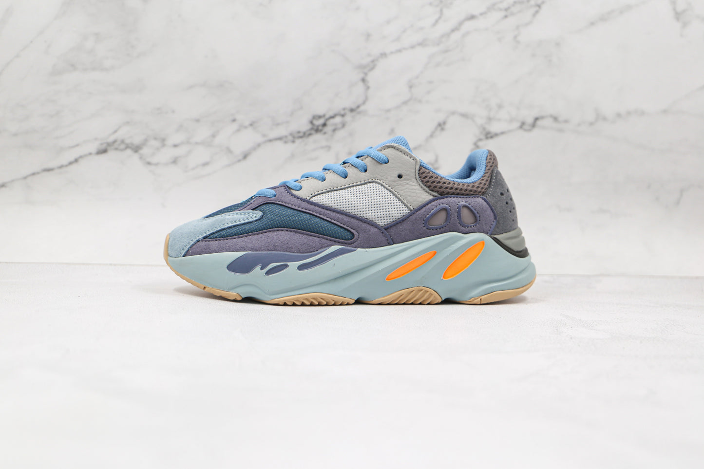Adidas Yeezy Boost 700 Azul Carbono 