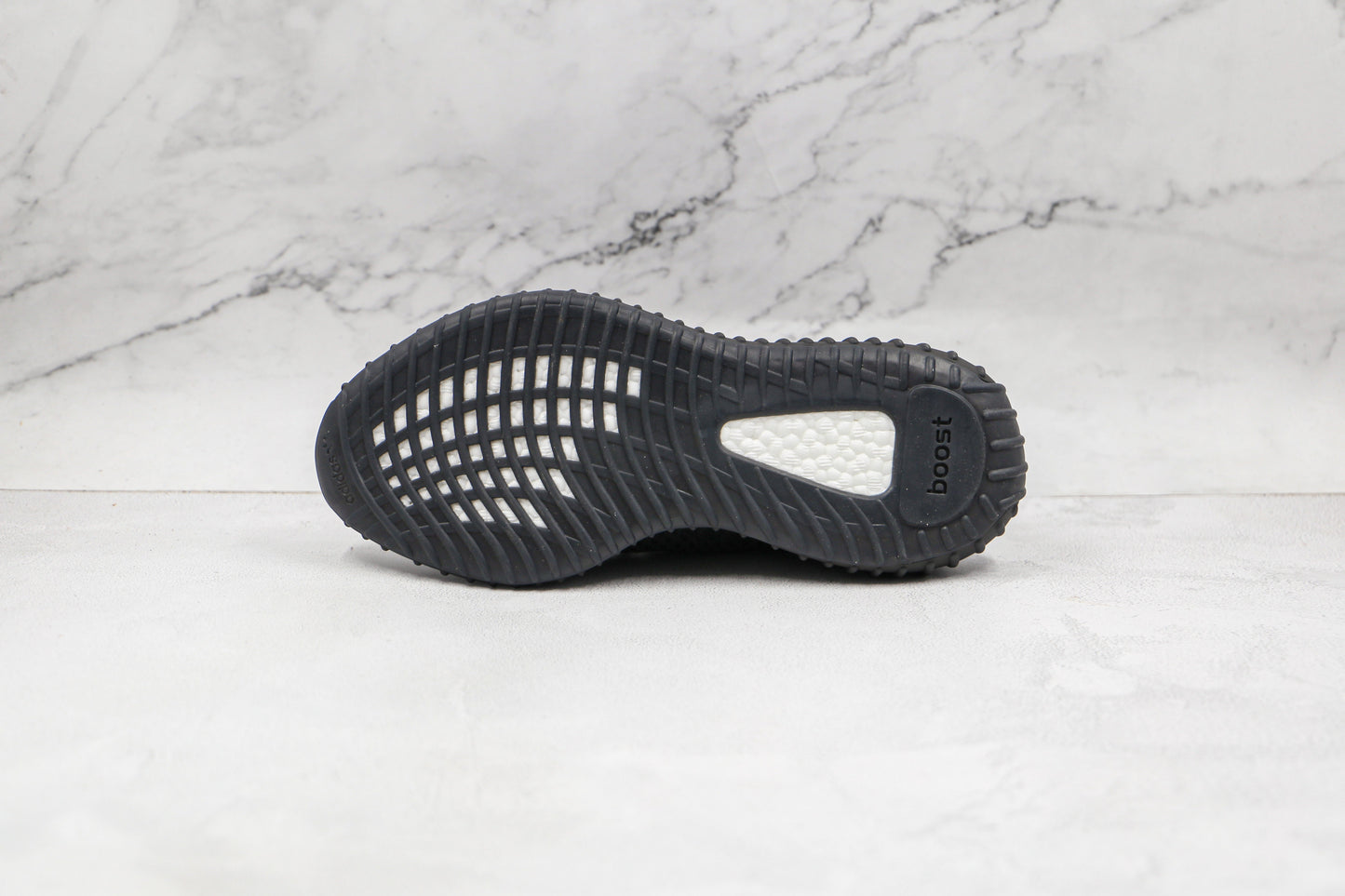 Adidas Yeezy Boost 350 V2 Preto (Não Refletivo) 