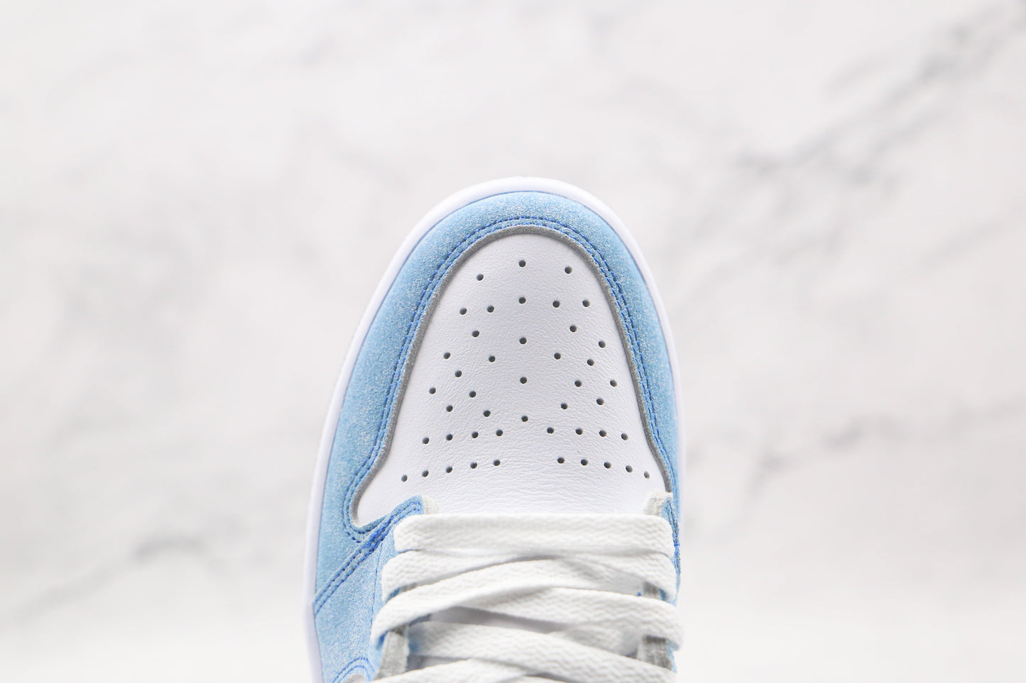 Jordan 1 Retro High Hyper Royal Smoke Grey 