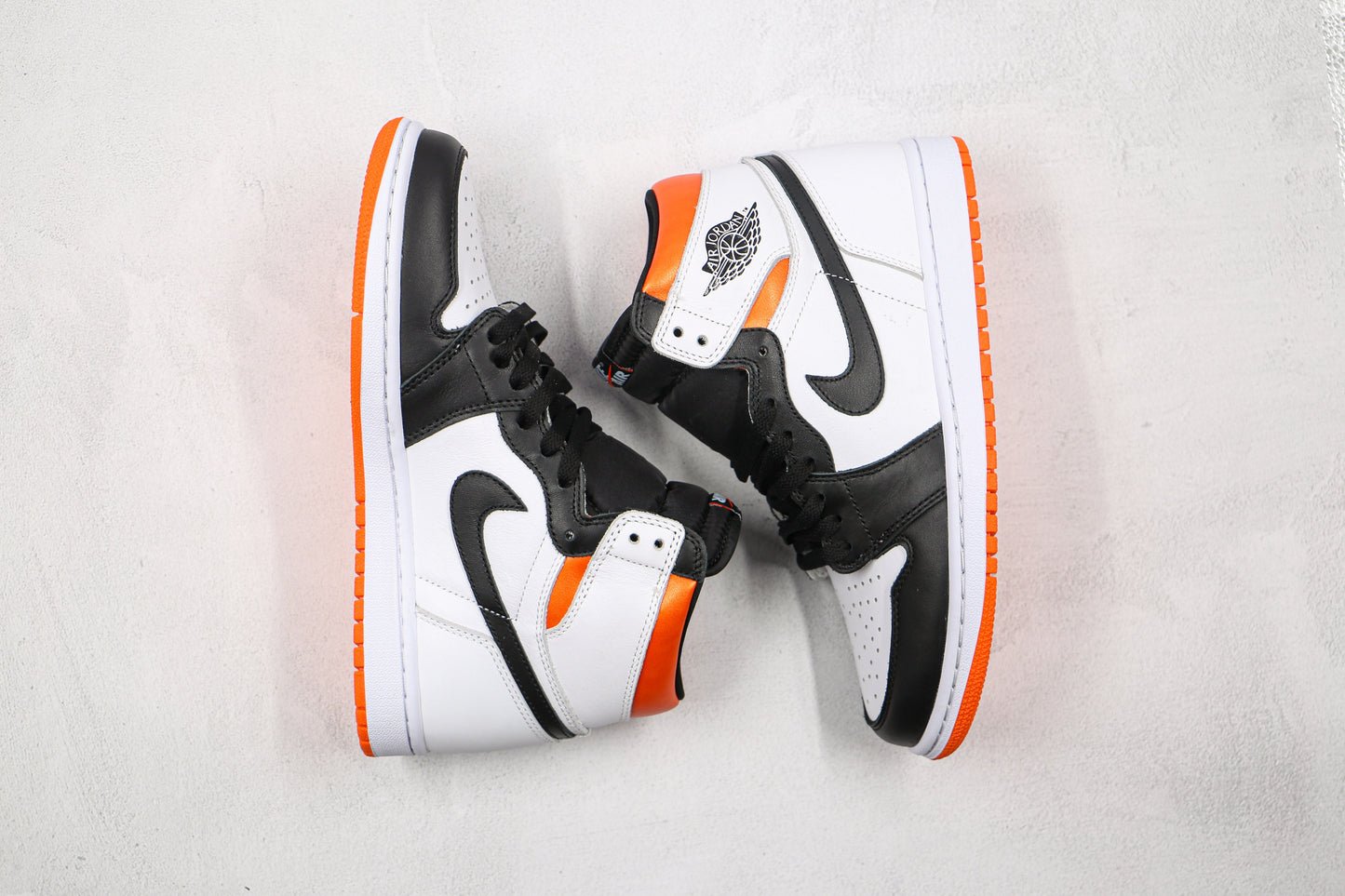 Jordan 1 Retro High Laranja Elétrico 