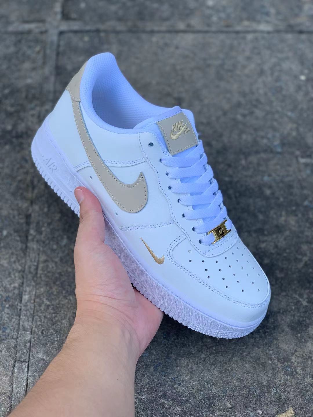 Nike Air Force 1 Low Essential Branco Bege