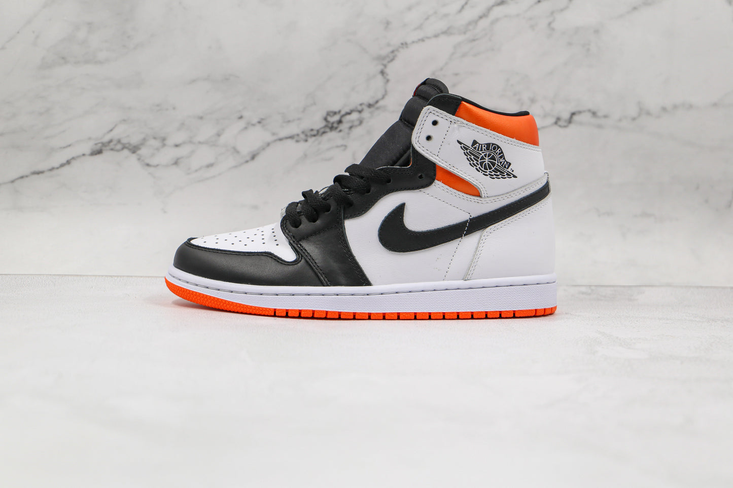 Jordan 1 Retro High Laranja Elétrico 