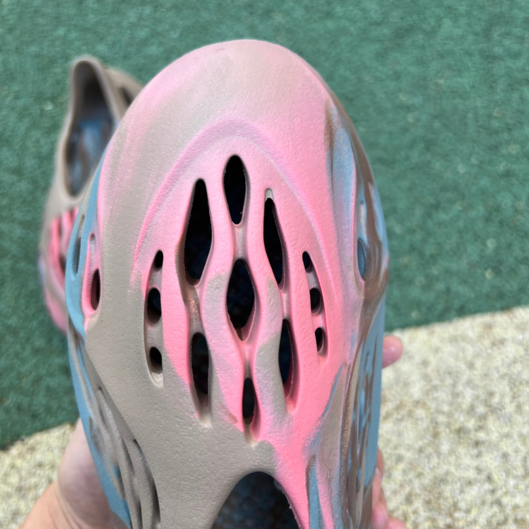 Adidas Yeezy Foam Cinza Areia 