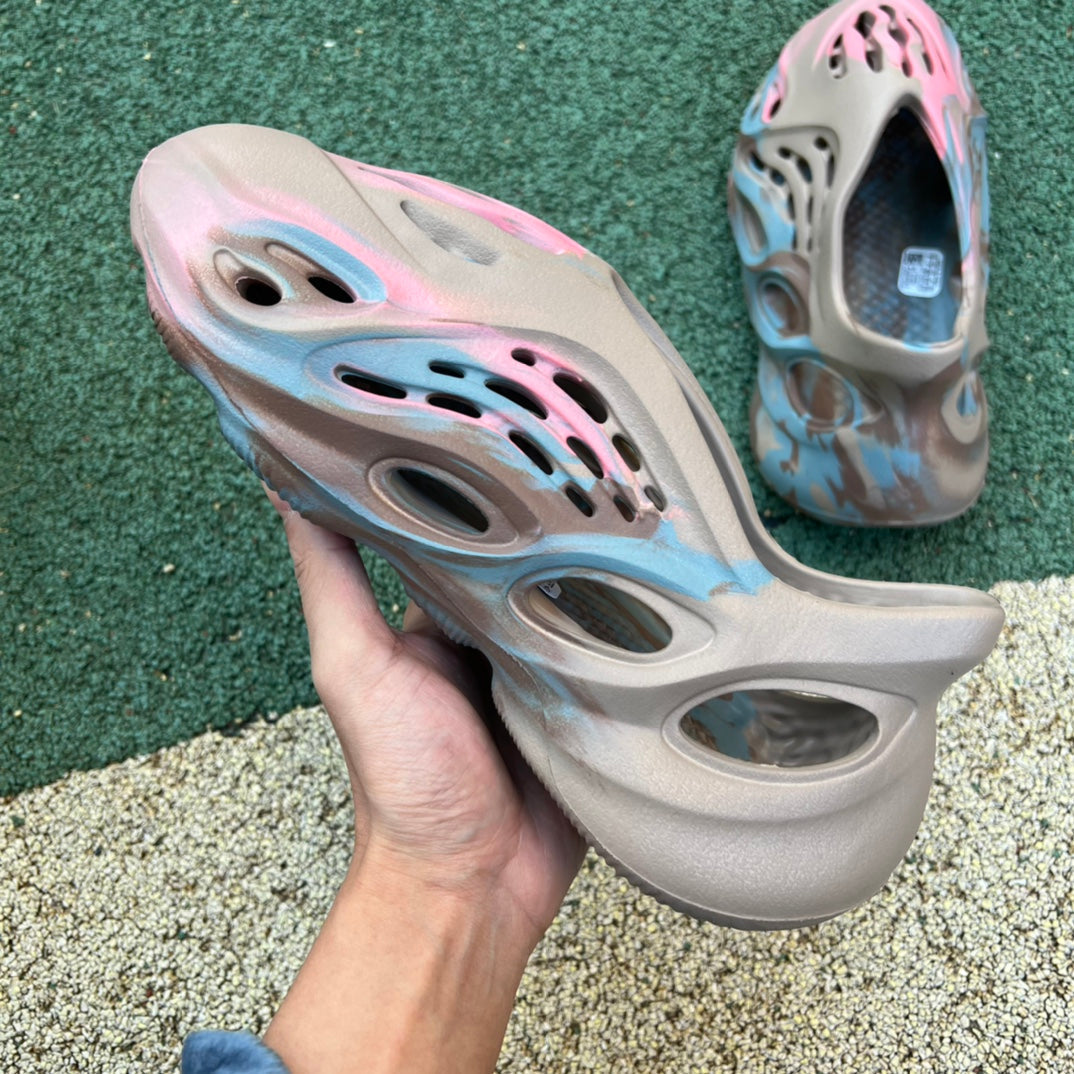 Adidas Yeezy Foam Cinza Areia 