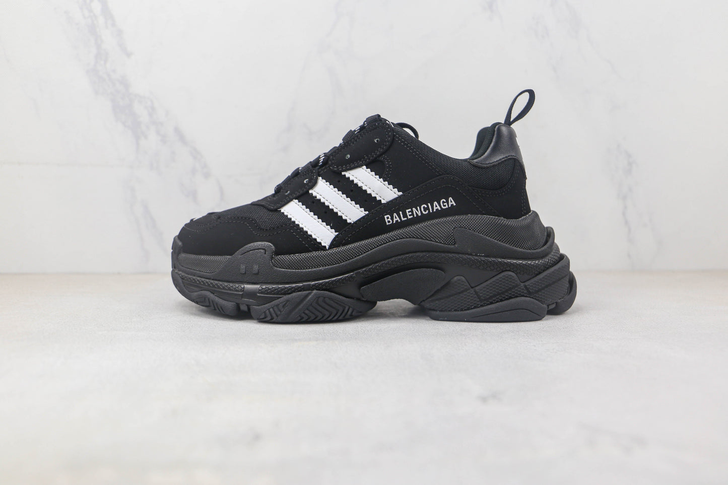 Balenciaga X Adidas Preto e Branco 