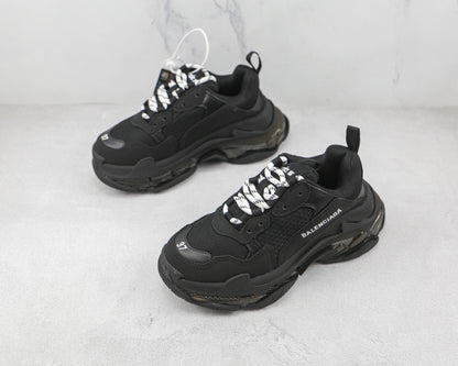 Balenciaga Triple S Preto 