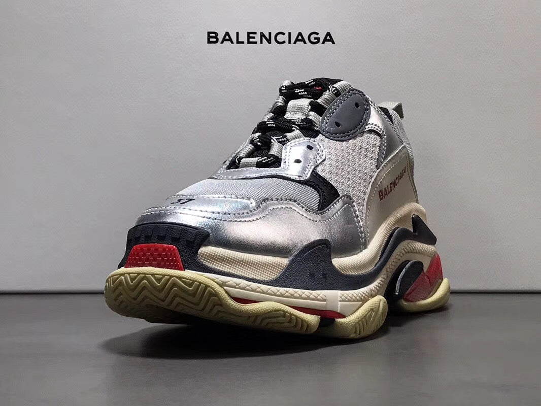 Balenciaga Triple S Prata e Preto 2019