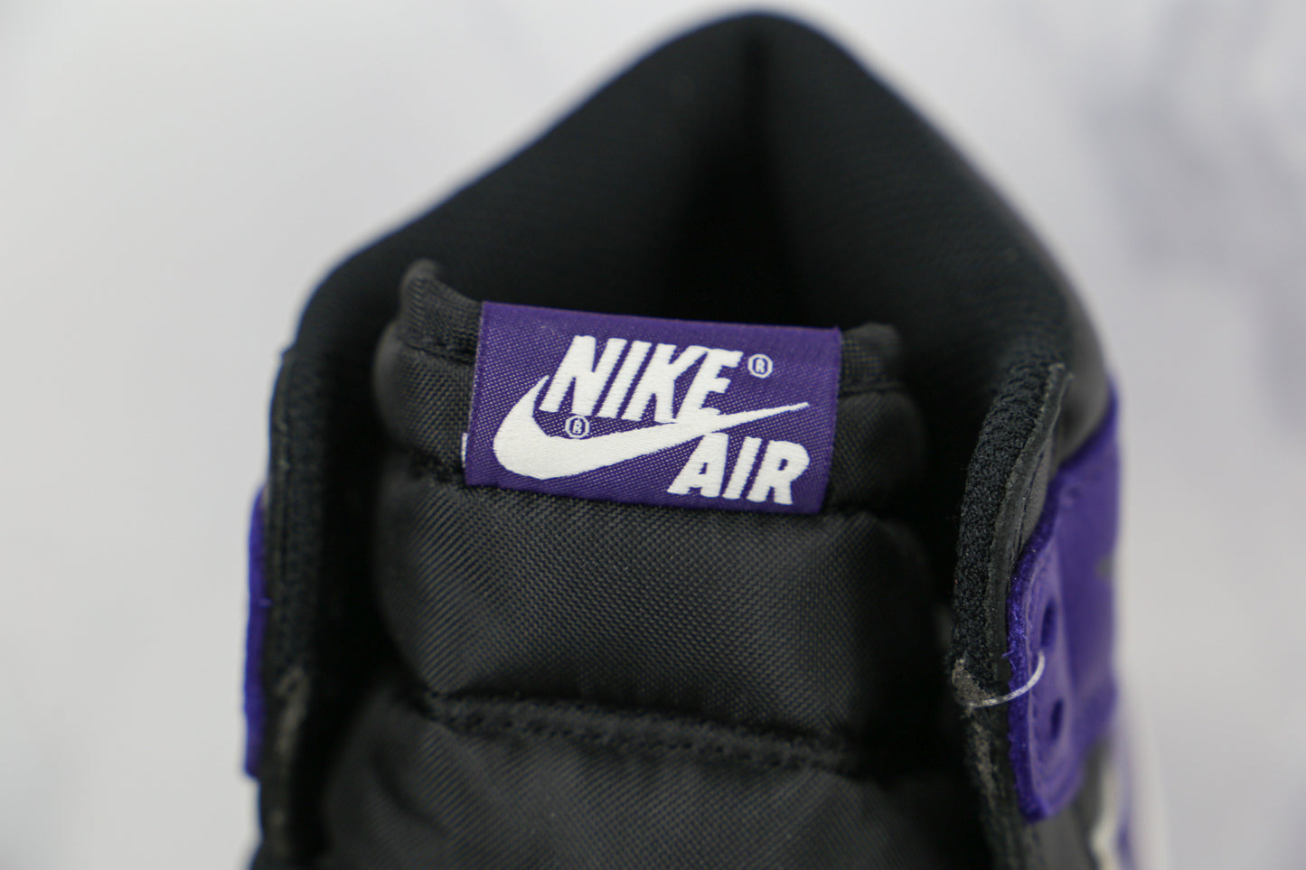 Jordan 1 Retro High Court Roxo 