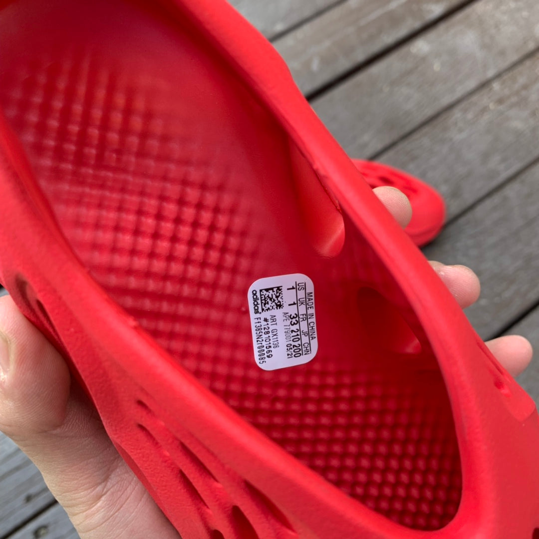 Adidas Yeezy Foam RNNR Vermilion 