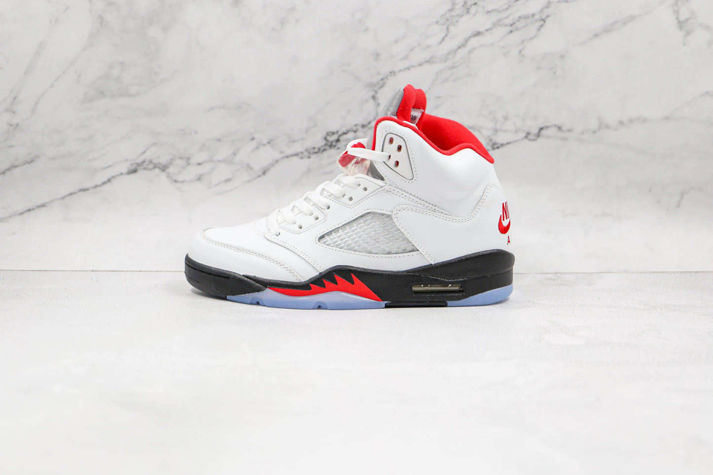 Jordan 5 Retro Vermelho Fogo Língua Prateada 