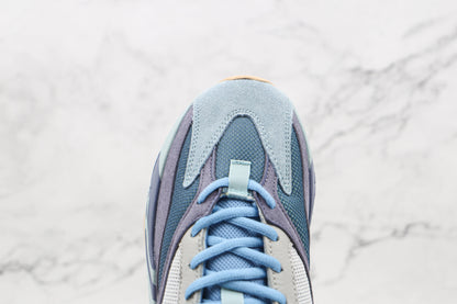 Adidas Yeezy Boost 700 Azul Carbono 