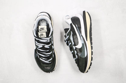 Nike Vaporwaffle Sacai Preto Branco 