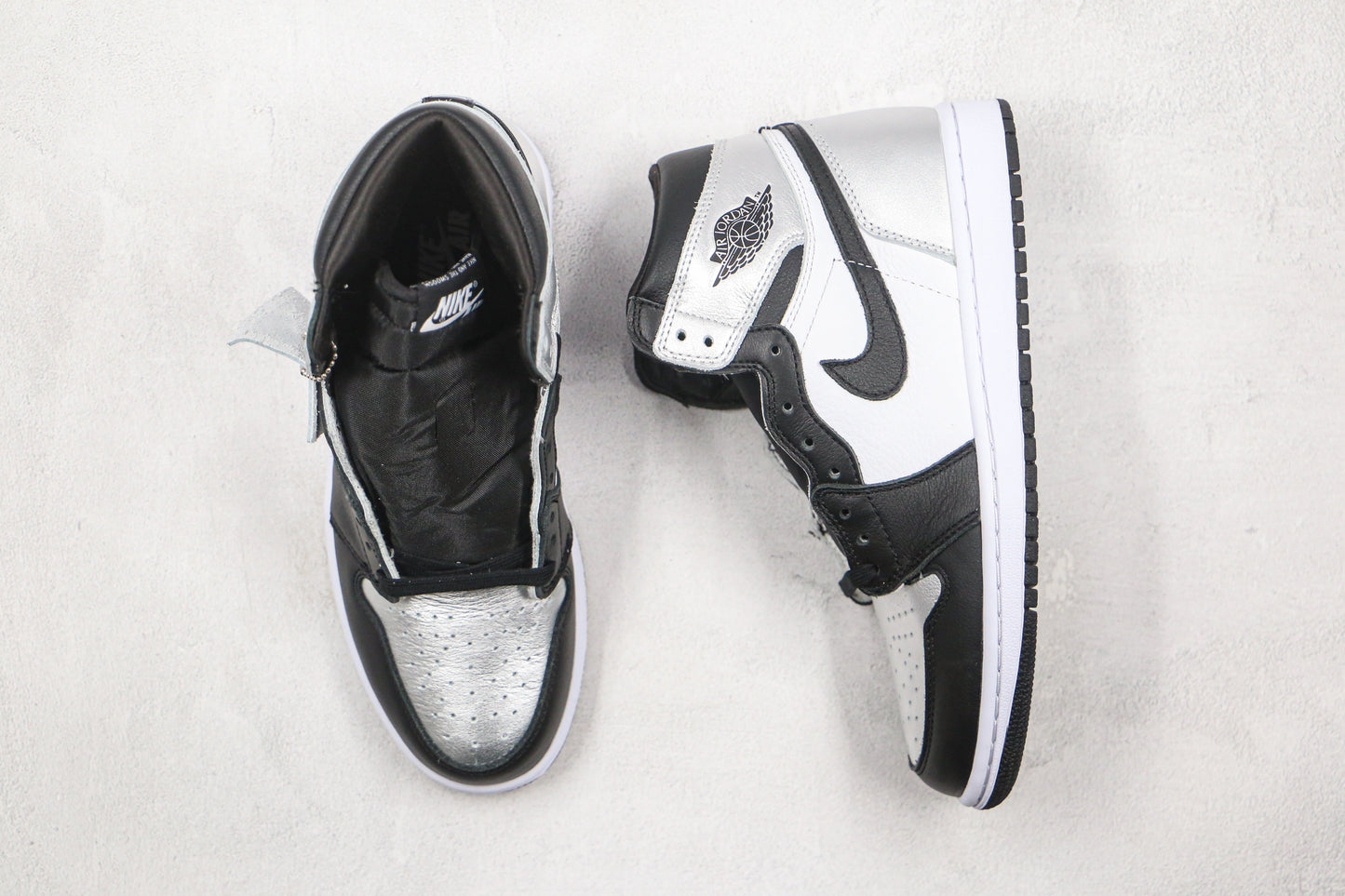 Jordan 1 Retro High Silver Toe 