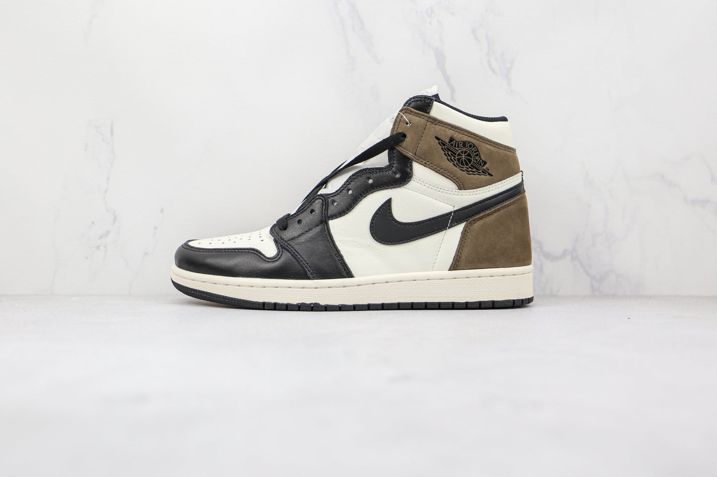 Jordan 1 Retro High Dark Mocha 