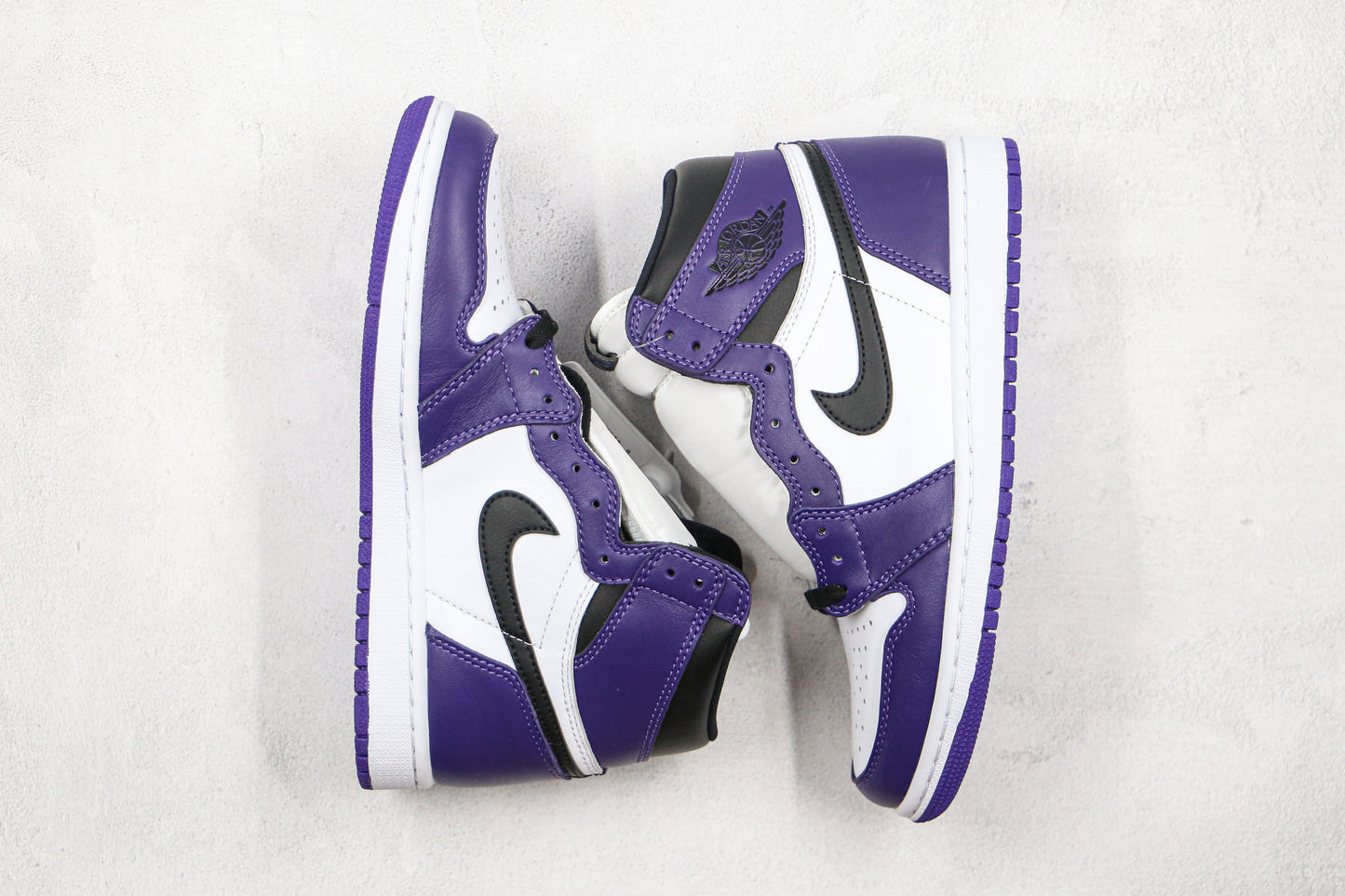 Jordan 1 Retro High Court Roxo Branco 