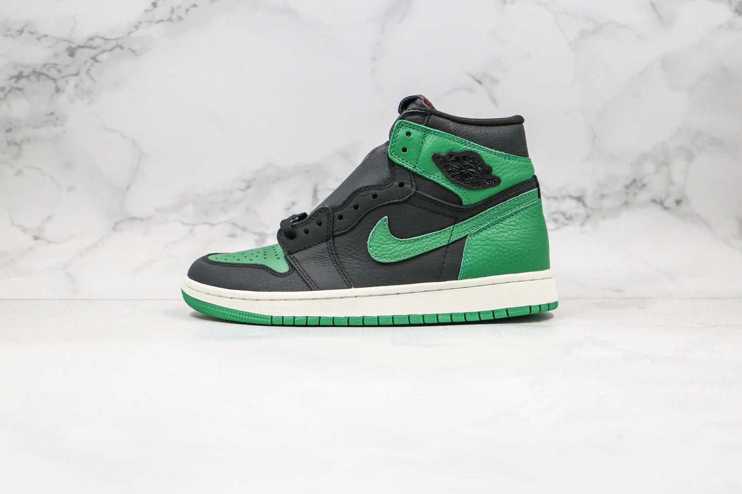Jordan 1 Retro High Verde Pinheiro Preto 