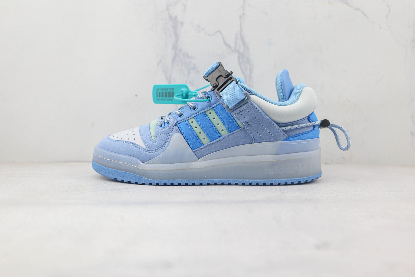 Adidas Bad Bunny Azul Claro 