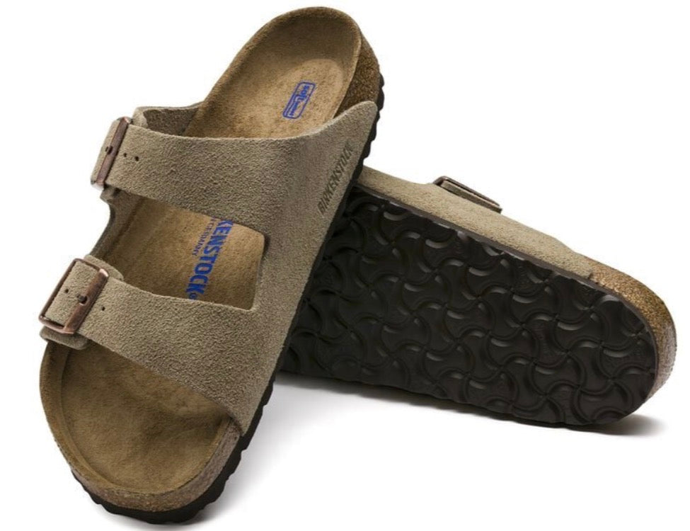 Birkenstock Arizona com palmilha macia em camurça