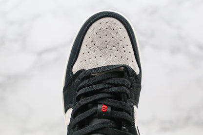 Jordan 1 Low University Dourado Preto 