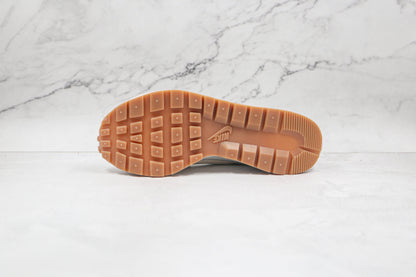 Nike Vaporwaffle Sacai Sail Gum 