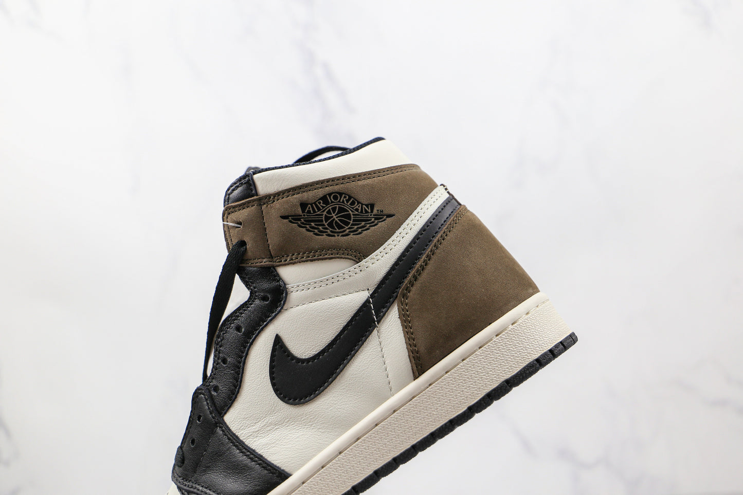 Jordan 1 Retro High Dark Mocha 