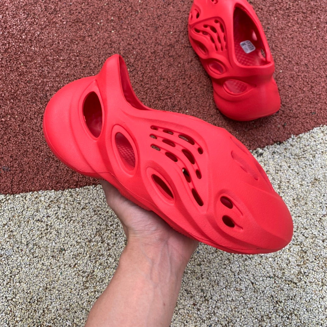 Adidas Yeezy Foam RNNR Vermilion 