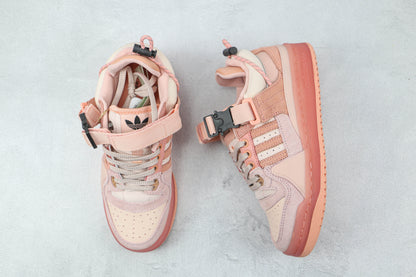Ovo de Páscoa rosa Adidas Bad Bunny 
