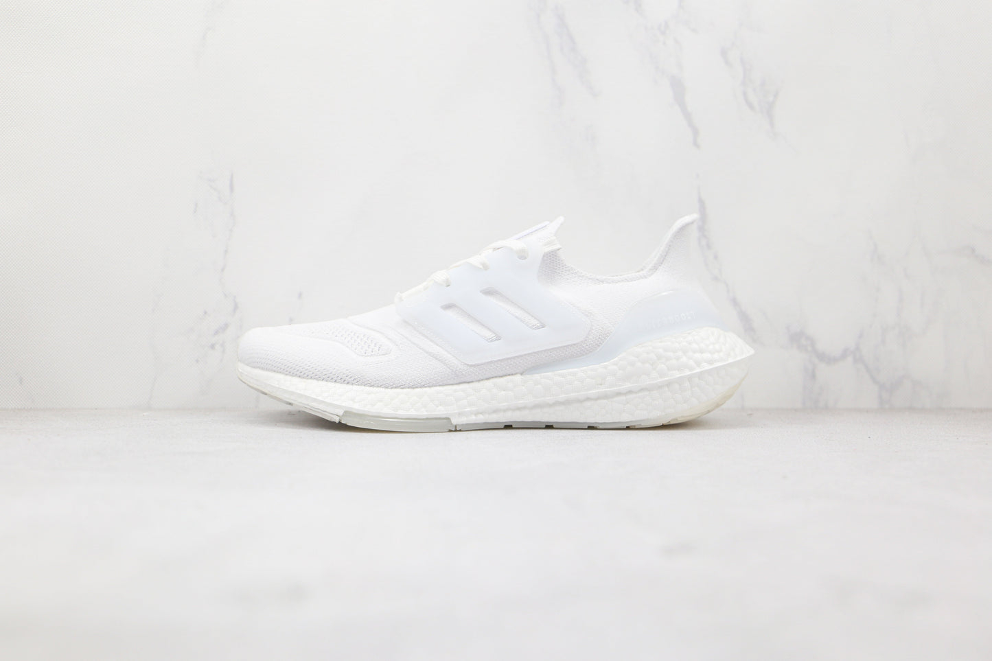 Adidas UltraBoost 22 Branco Triplo 