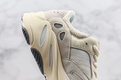 Adidas Yeezy Boost 700 Analógico 