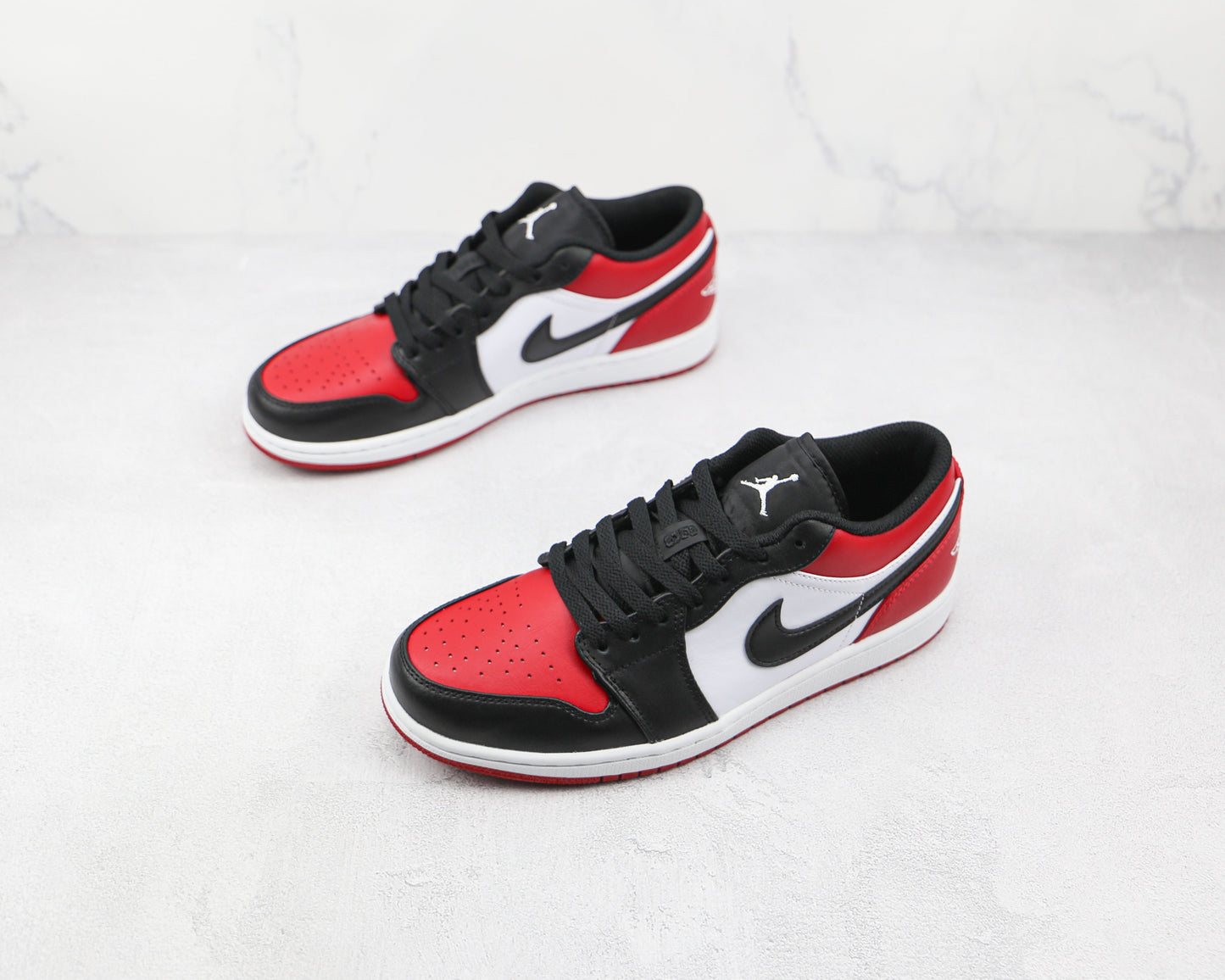 Jordan 1 Low Bred Toe 